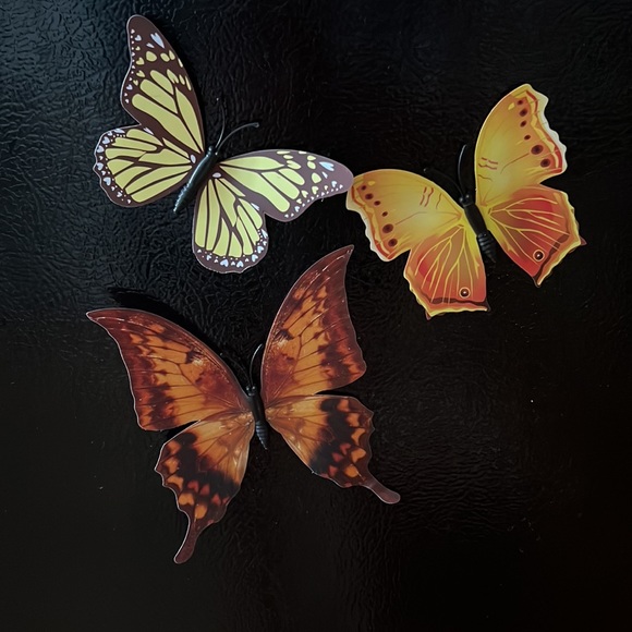 🤎💛🦋 Butterfly magnets set of 3 yellow butterflies demon slayer inspired - Picture 3 of 3